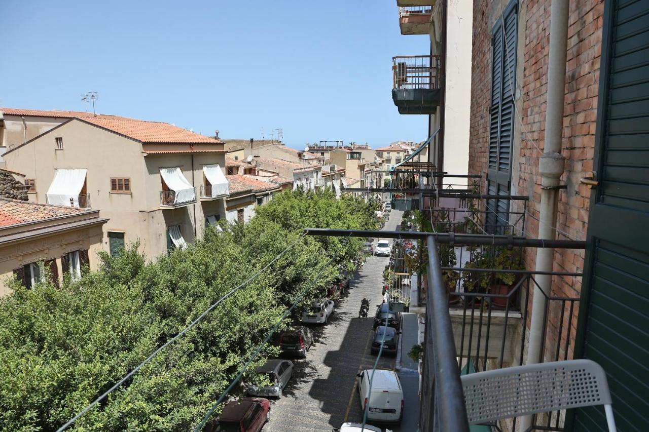 Sunny Flat - Self Apartments Cefalù Exteriör bild